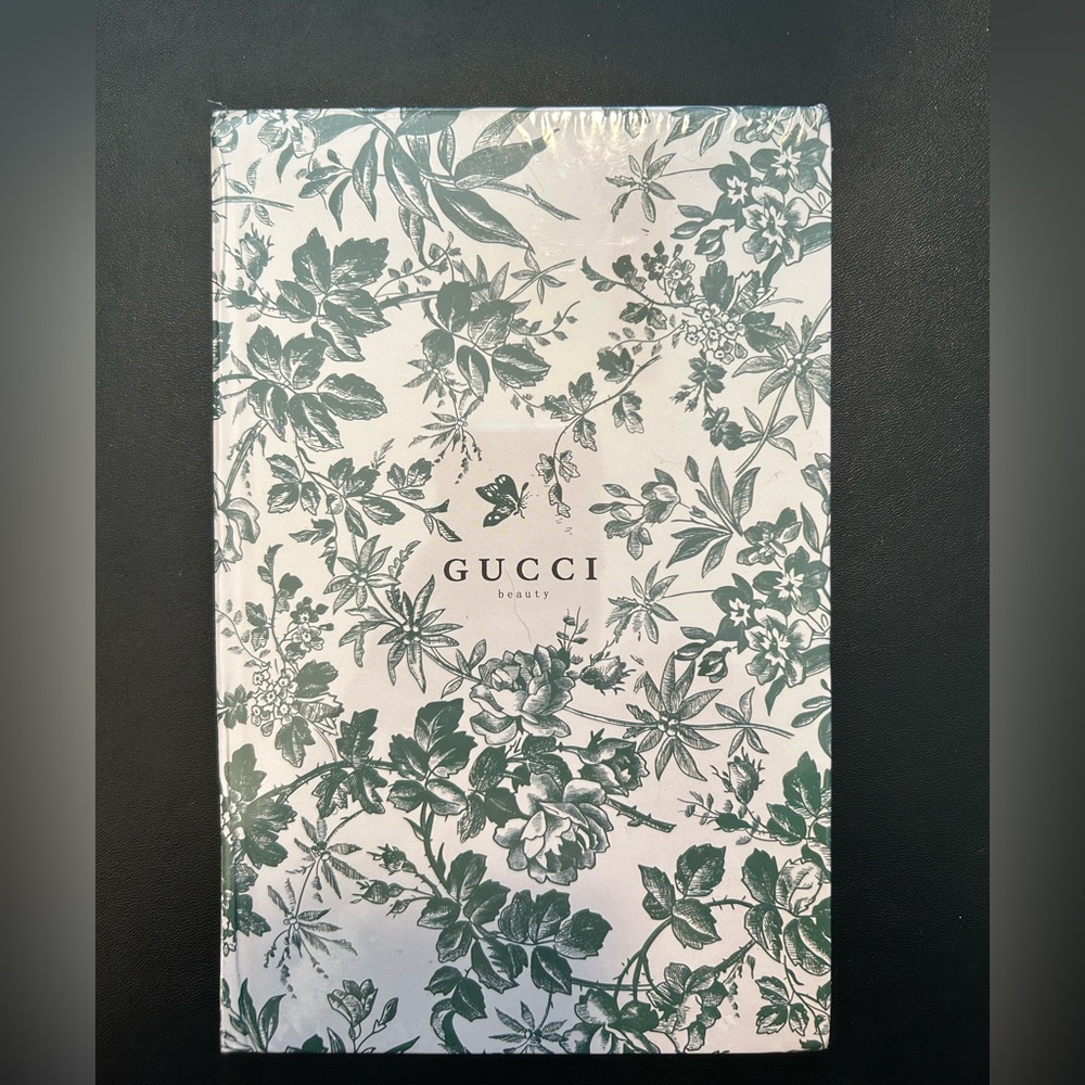 NIB Gucci Beauty Green Floral Notebook